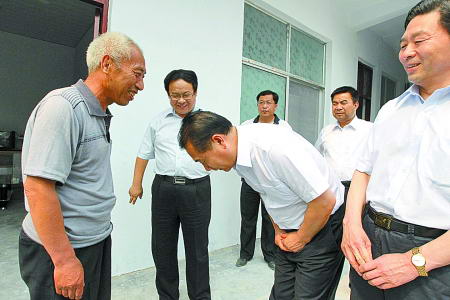 赵作海新居20天建成 河南高院院长登门道歉(图)