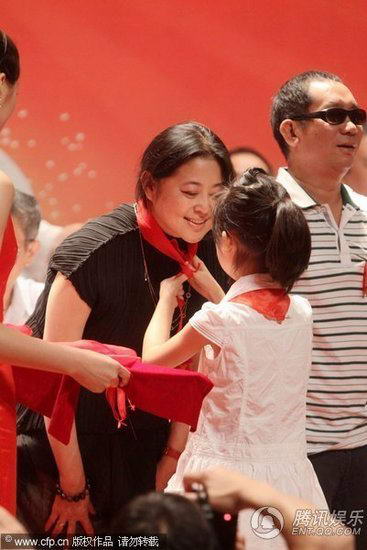 “中华脊梁”承认对倪萍收费9800:与评奖无关